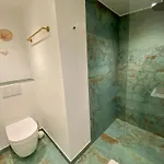 شقة Private And Lush Tiny House 250m From