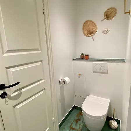 Private And Lush Tiny House 250m From *