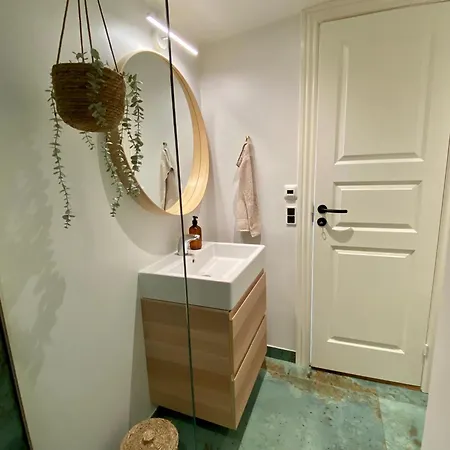 Apartment Private And Lush Tiny House 250m From *