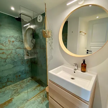 Apartment Private And Lush Tiny House 250m From *