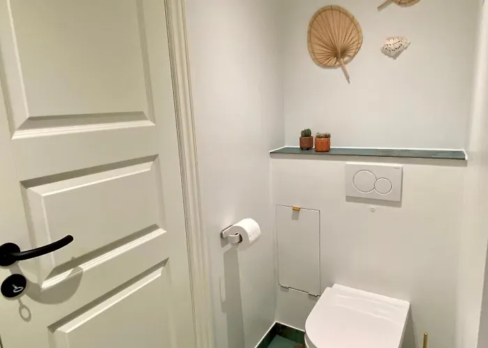 Private And Lush Tiny House 250m From *