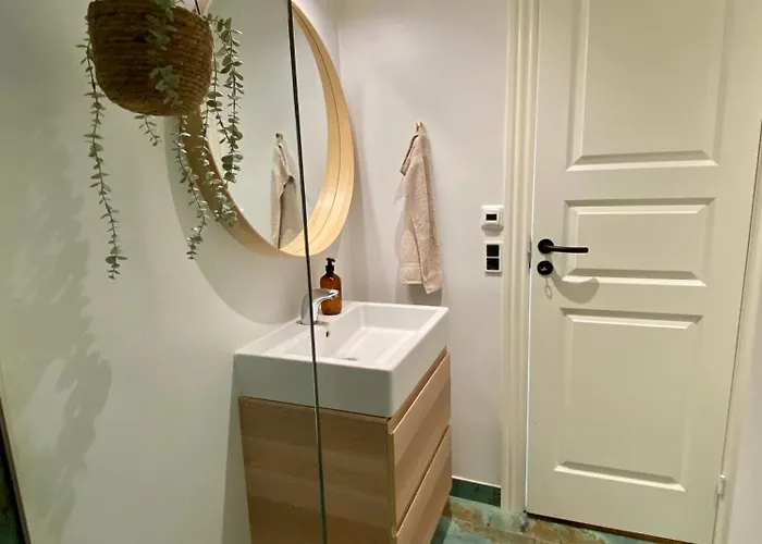 Apartment Private And Lush Tiny House 250m From *